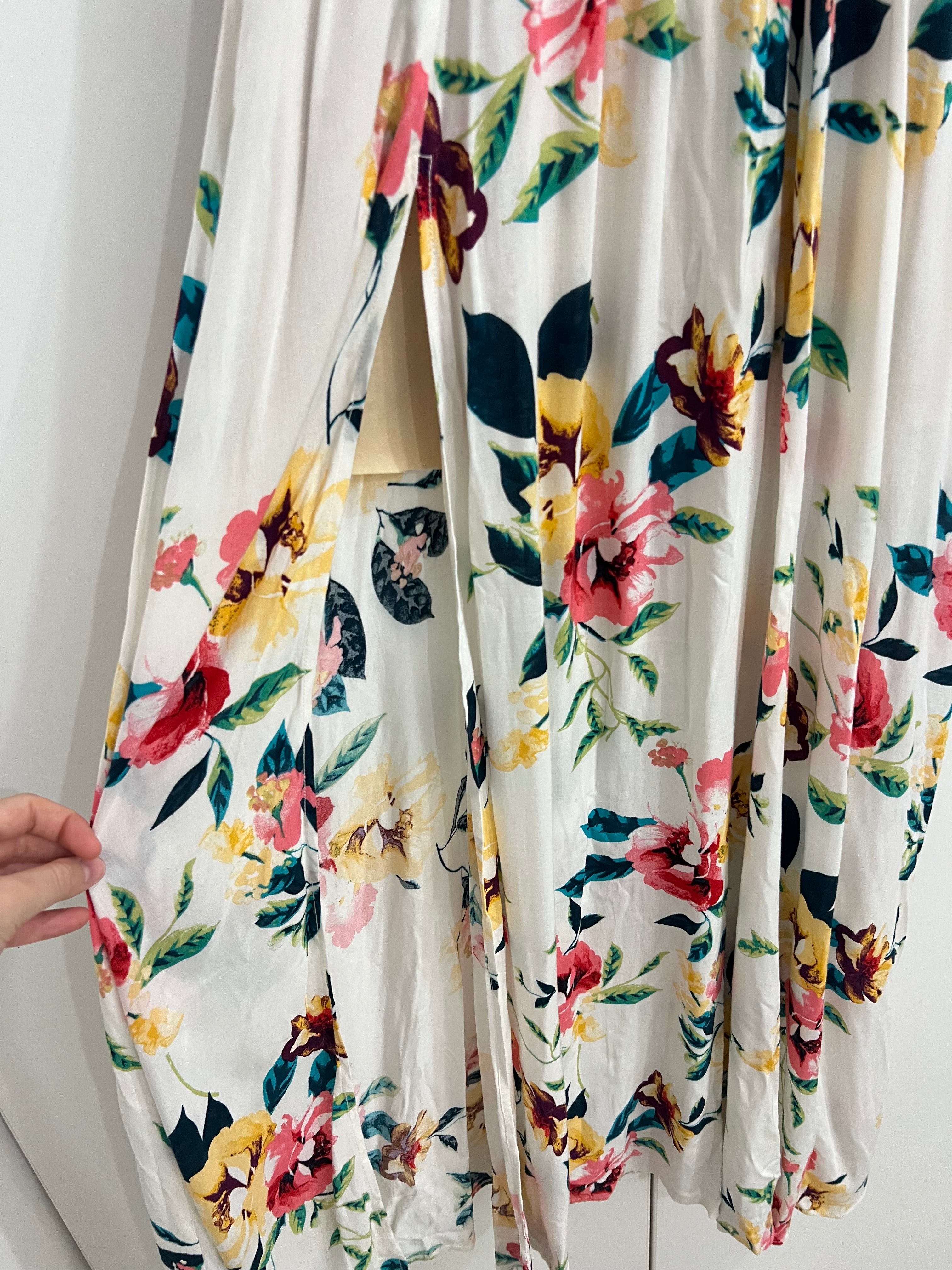 Vestido con flores- Talla: M