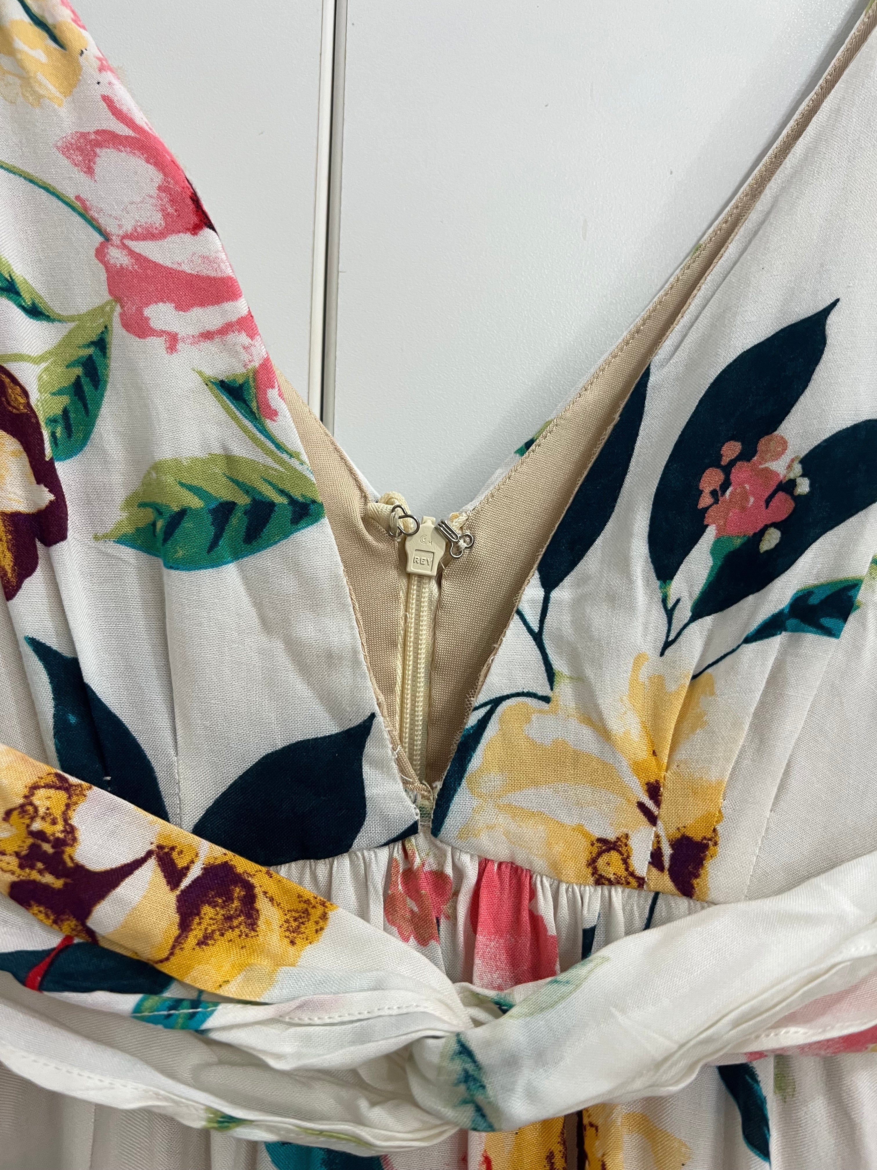Vestido con flores- Talla: M