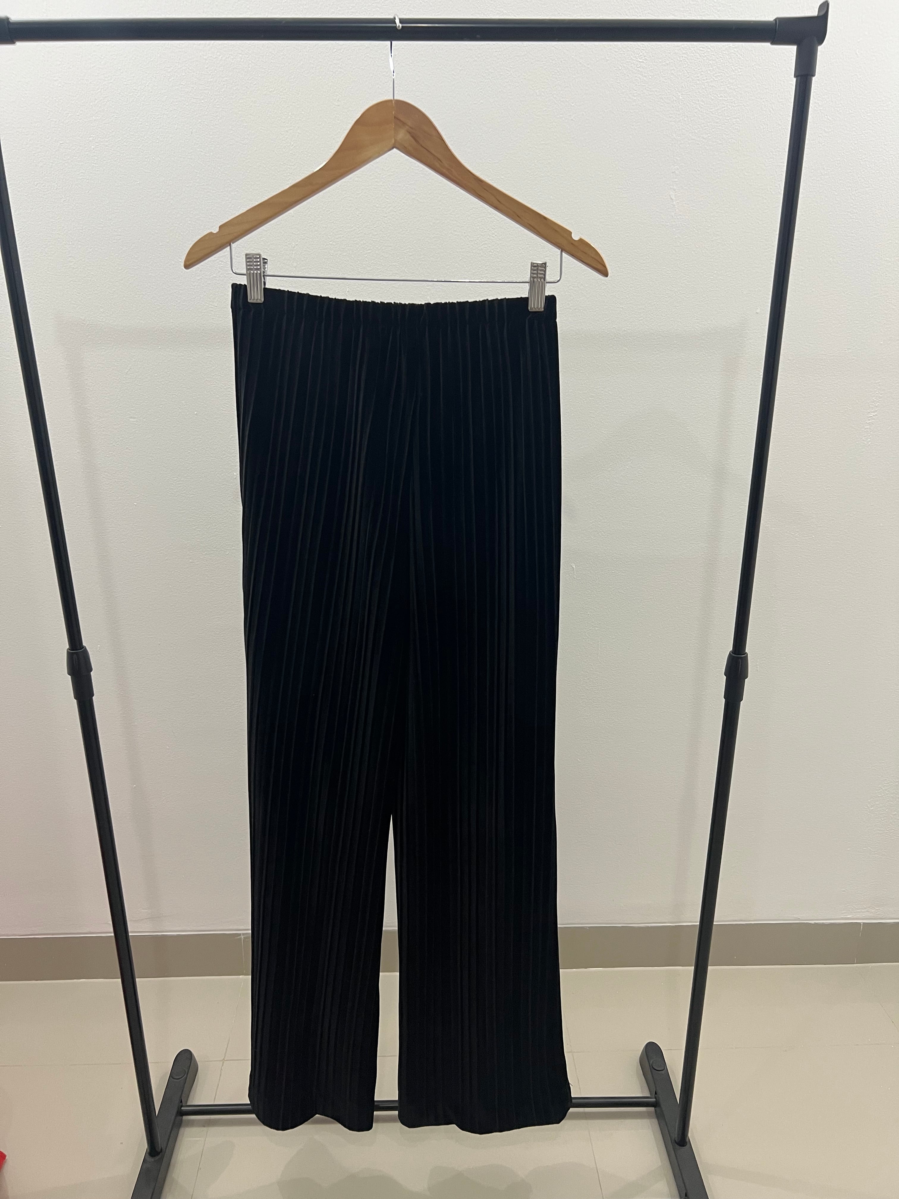 Pantalón negro mango-Talla: S