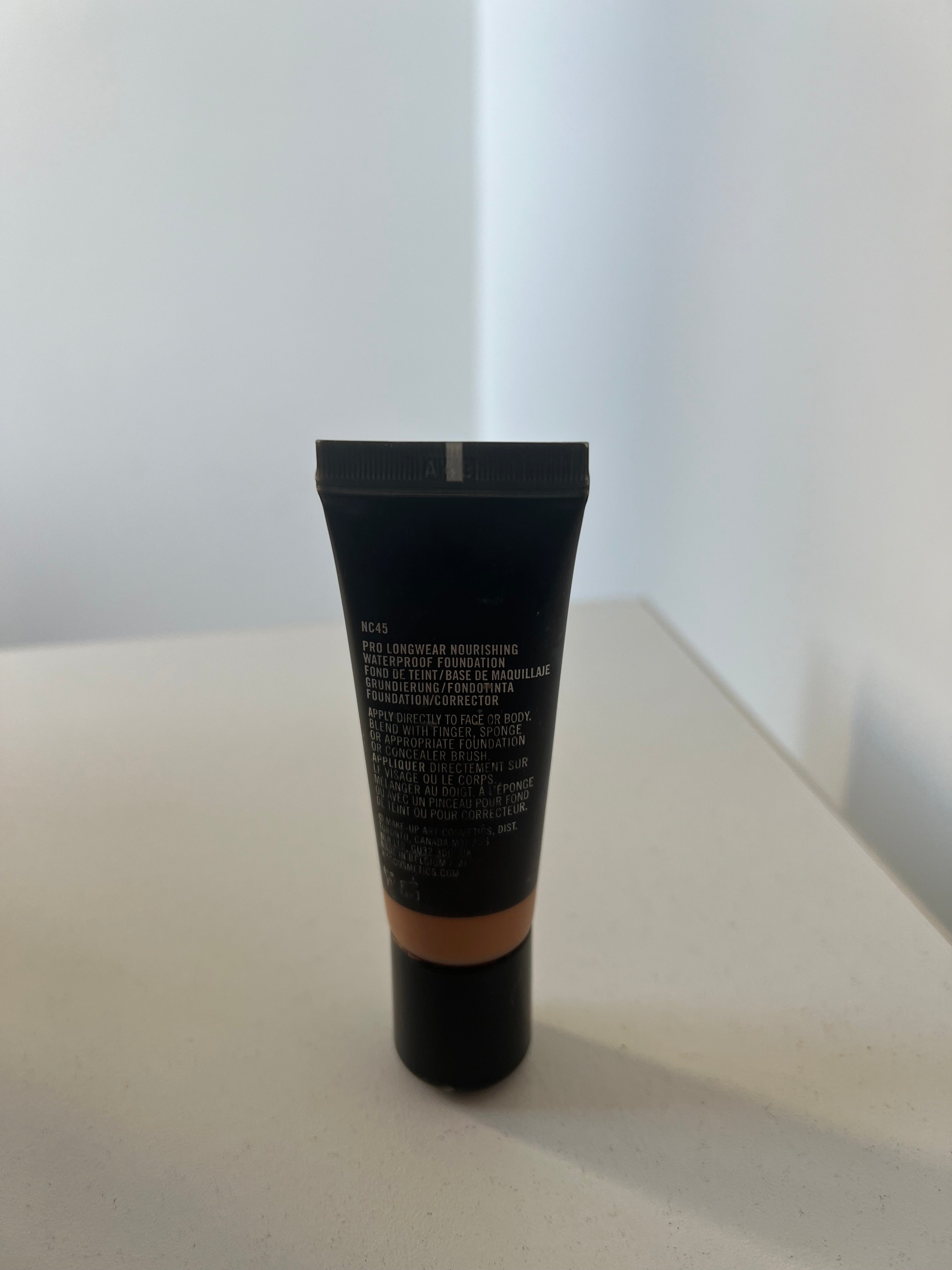 Base Pro longwear mac NC45