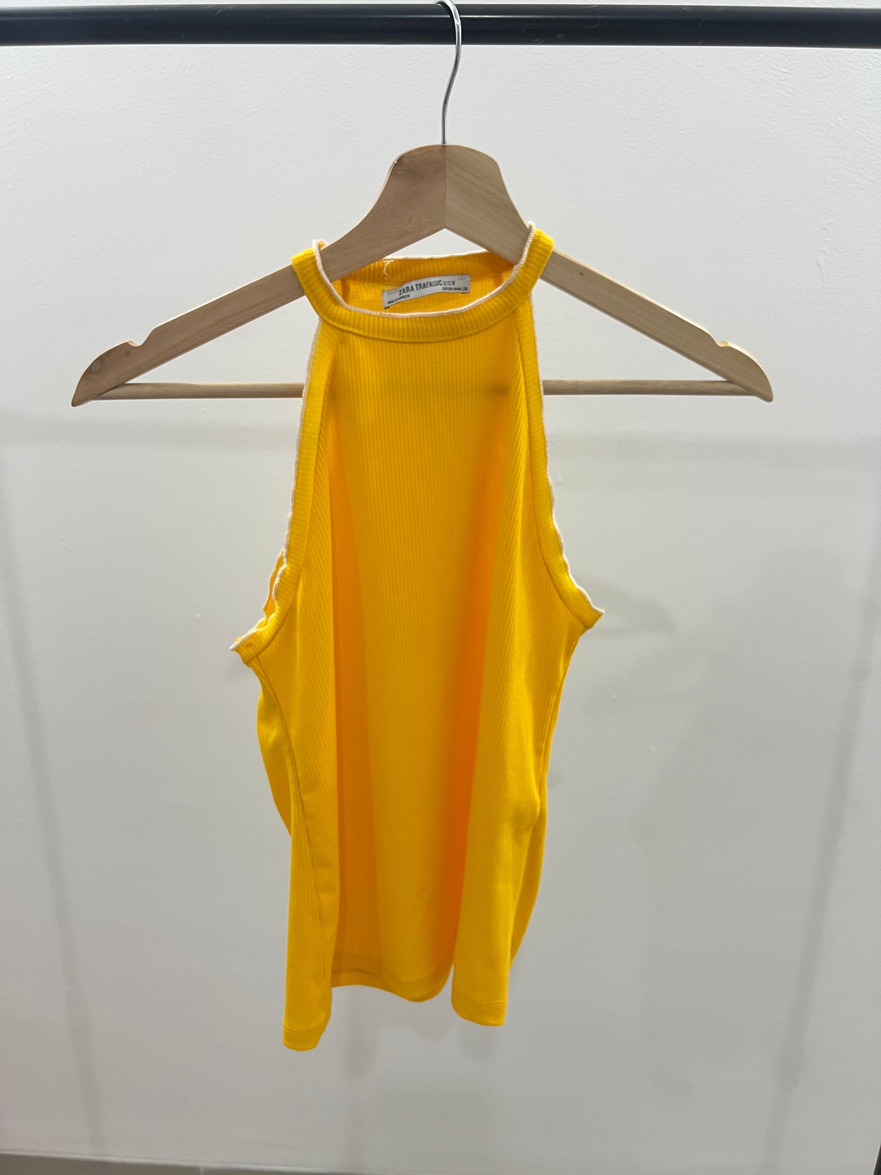 Polo al cuello amarillo Zara-Talla:S