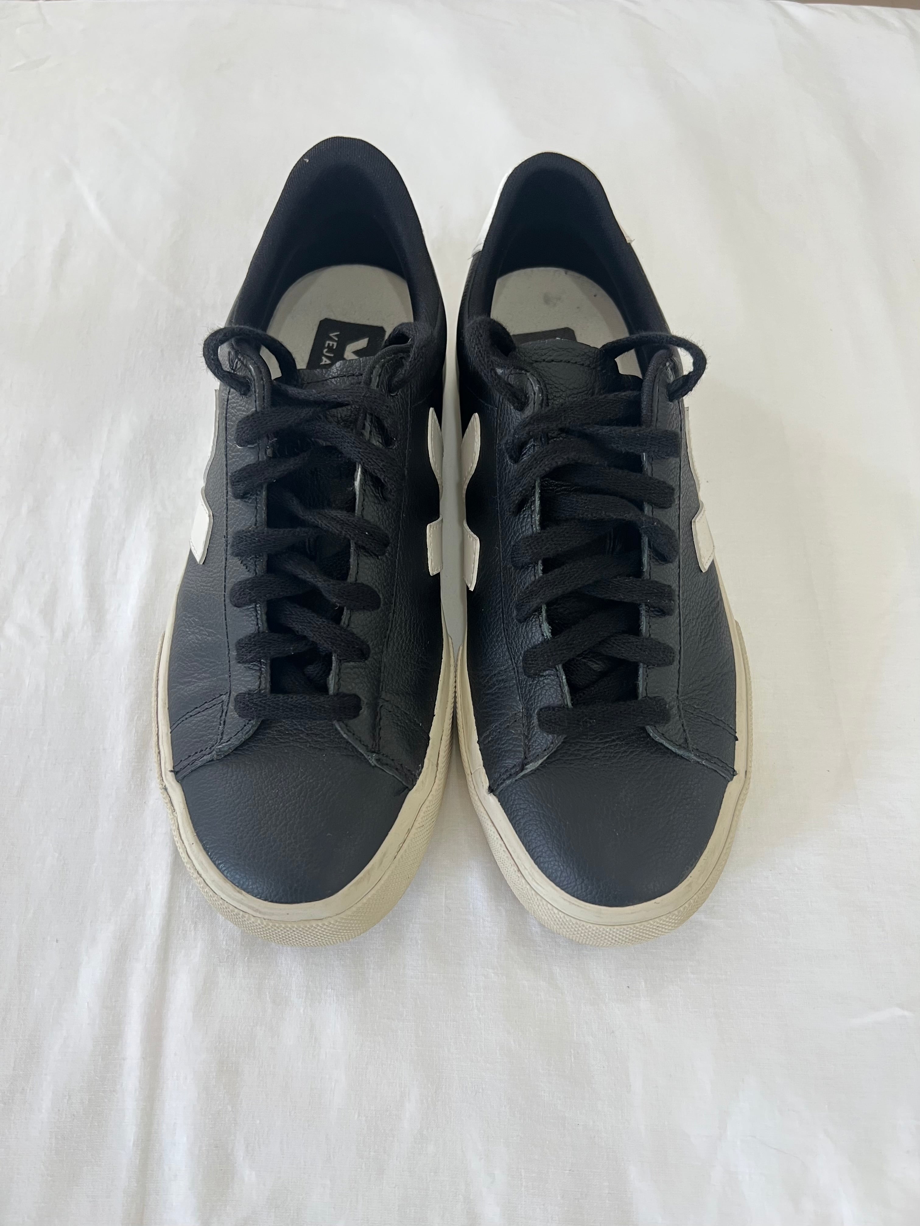 Zapatillas VEJA negras-Talla:39