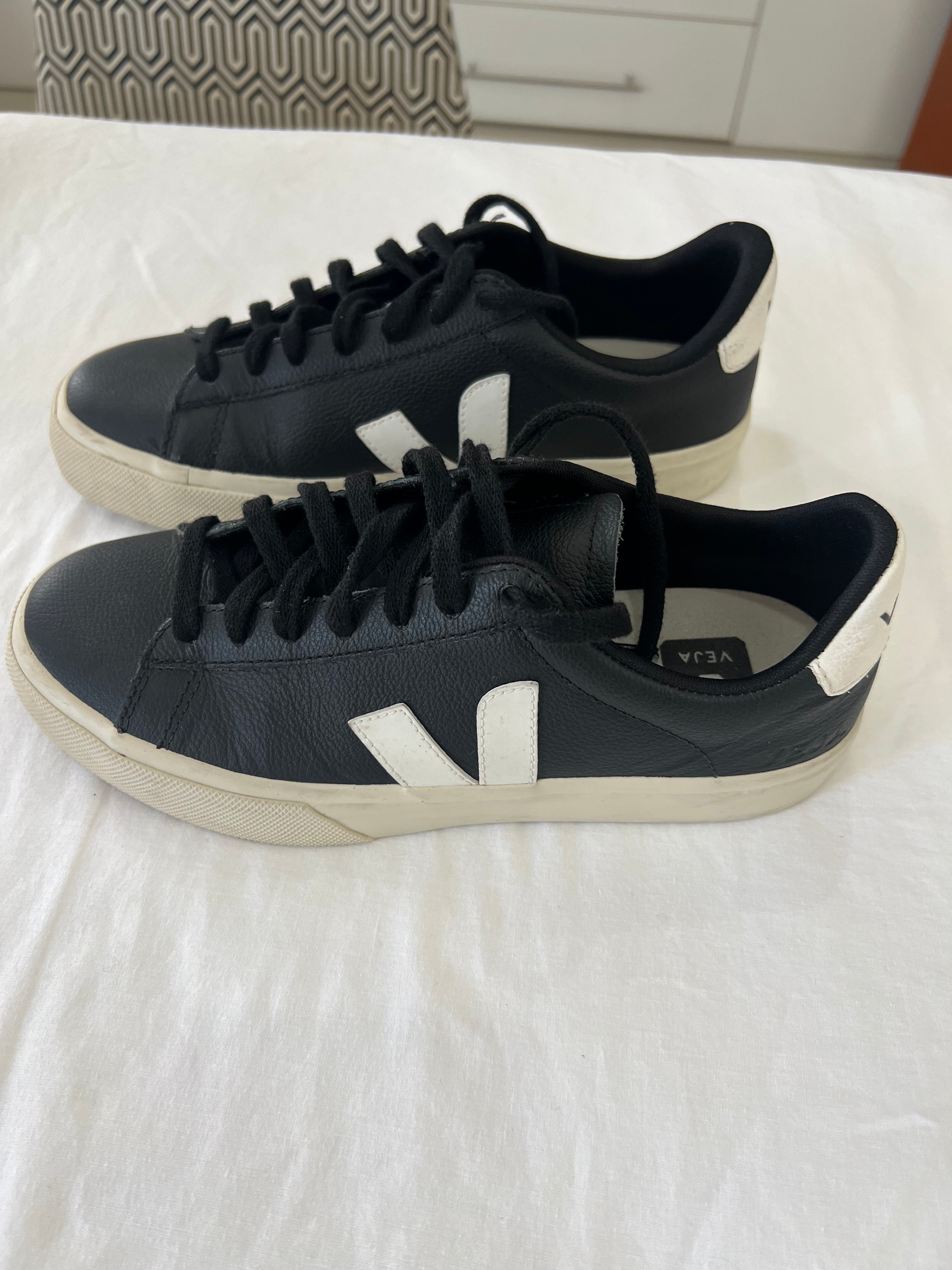 Zapatillas VEJA negras-Talla:39