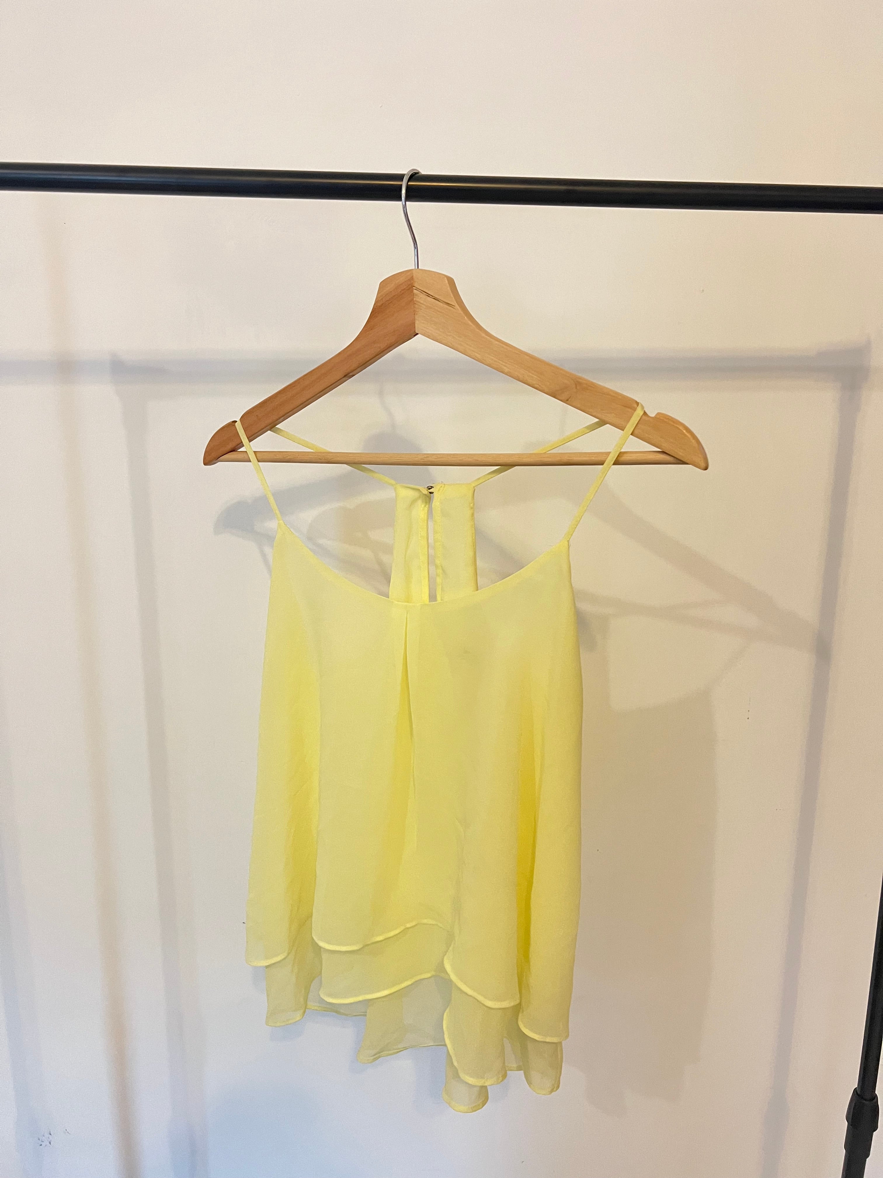 Blusa amarilla BERSHKA-Talla S