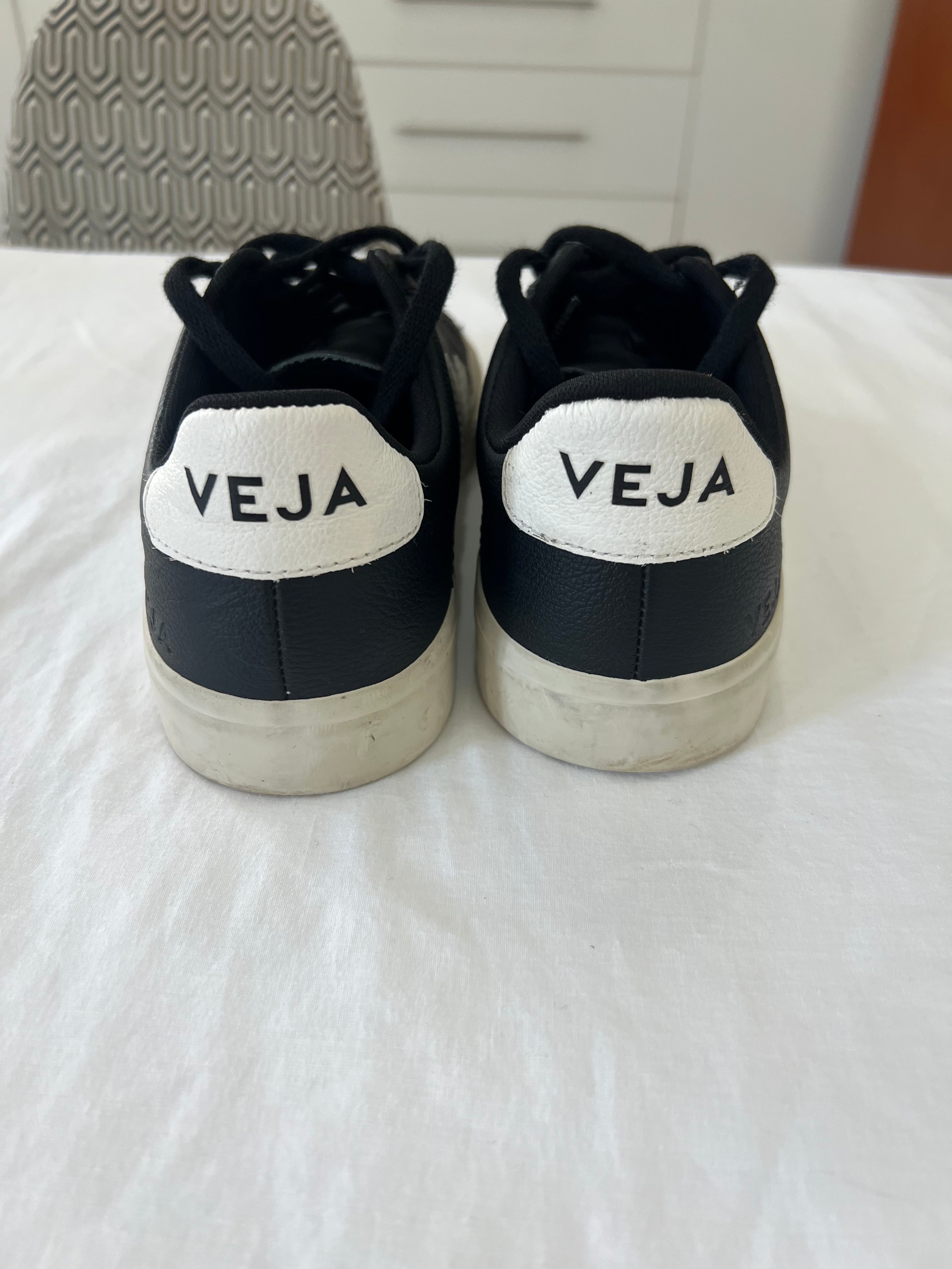 Zapatillas VEJA negras-Talla:39